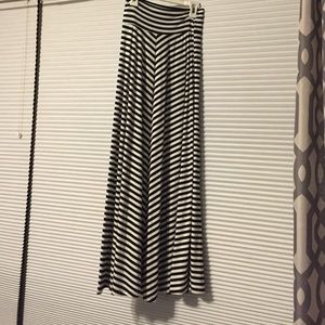 Black and white stripped maxi skirt