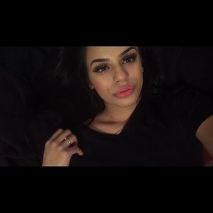 Meet your Posher, Mia