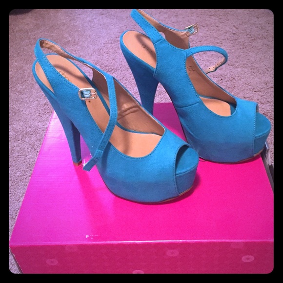 Elle Turquoise Heels Size 6