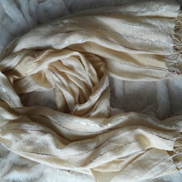 World Market scrunched scarf w/tassels