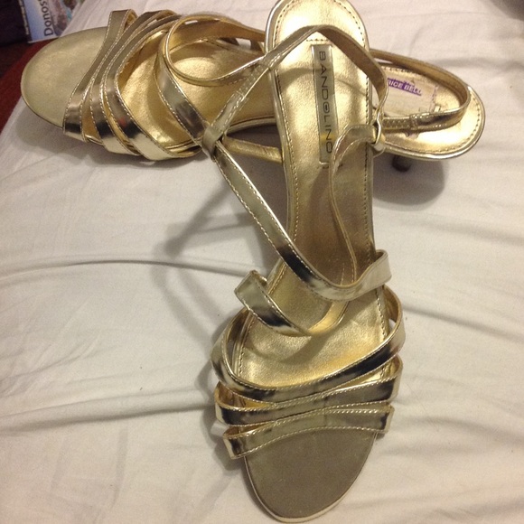 Bandolino Gold Kitten Heels Size 9