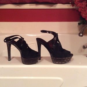 Jessica Simpson bronze and black platforms