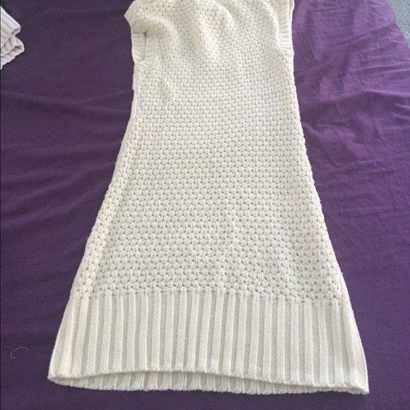 Nice sweater - Picture 2 of 3