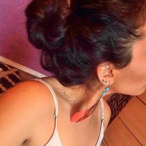 Meet your Posher, Leslie