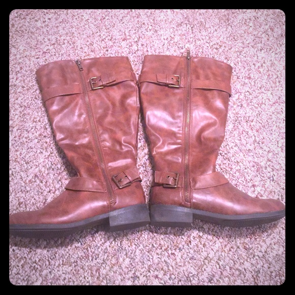 Women's Wide Calf boots size 8.5