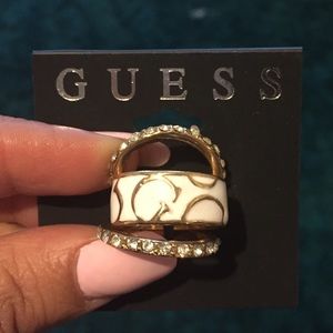 Guess ring!