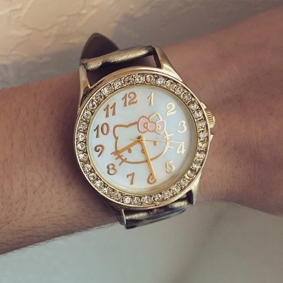 Hello kitty watch with cheetah design.