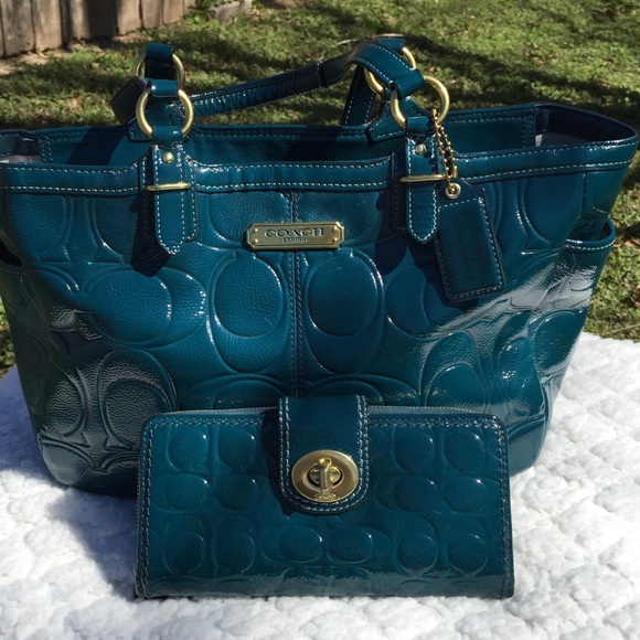 Coach Jade Patent Leather Purse and Wallet Set.