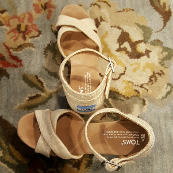 Toms strappy natural cork  wedges size 8.5 w