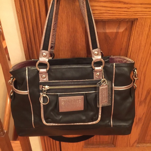 SOLDAuthentic Coach Poppy Leather Black Tote