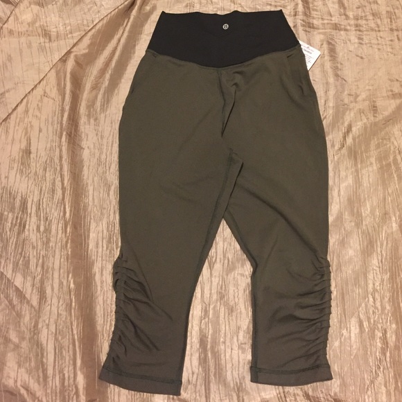 lululemon athletica Pants - 💥FLASH SALE💥Lululemon sunset salutation crop