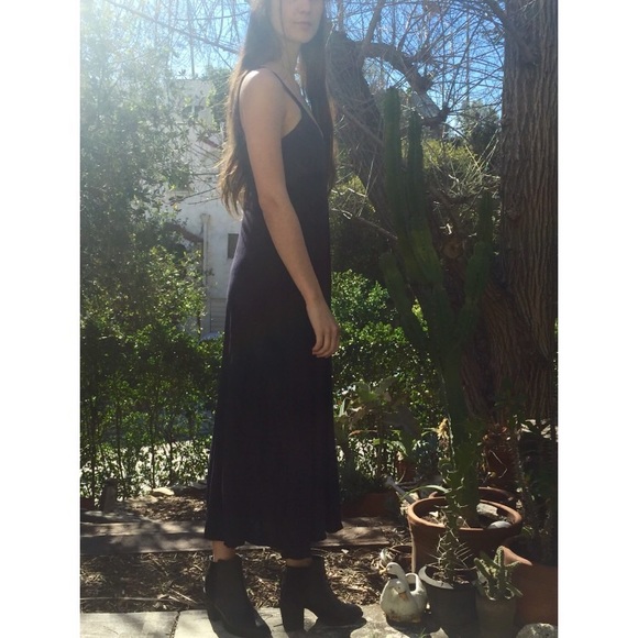 Navy Maxi - Picture 2 of 3