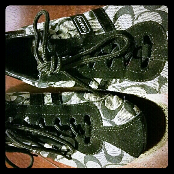 Women's Used Coach size 7 Sneakers