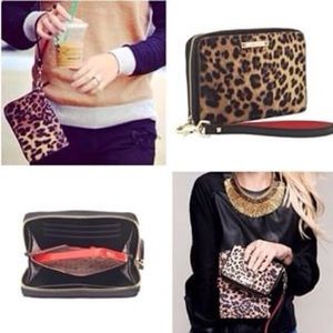 Stella & Dot Chelsea tech wallet