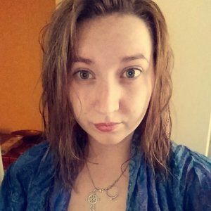 Meet your Posher, Caroline