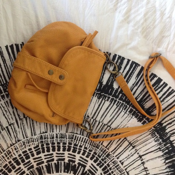 Mustard Color Urban Bag - Picture 4 of 4