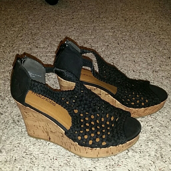 Black wedges