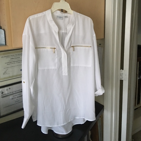 Jaclyn Smith Tops - Long Sleeve White Front Zip pockets Blouse