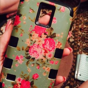 Floral Samsung Galaxy s5 phone case.