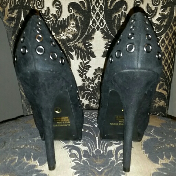 DONATED NWOB Wild Rose Peep Toe Platforms 7 - Picture 3 of 4