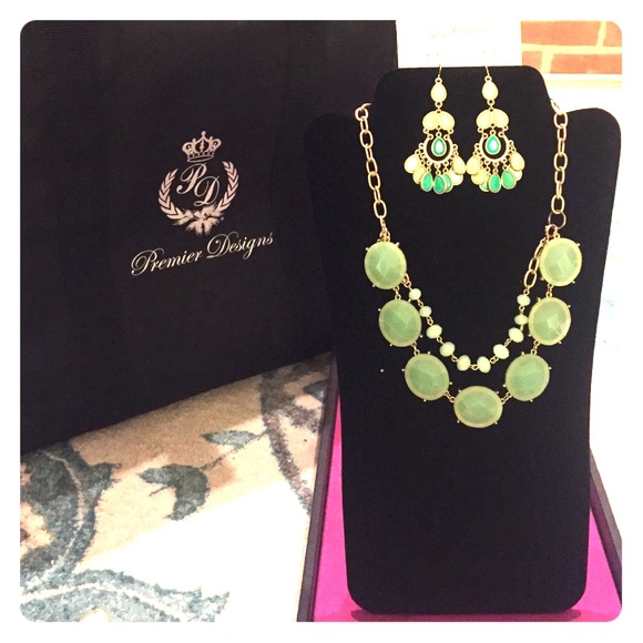 Necklace:"Mint Condition"; Earrings:"Minty Fresh"