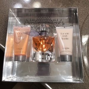 Brand New In Box - Lancôme La Vie est belle