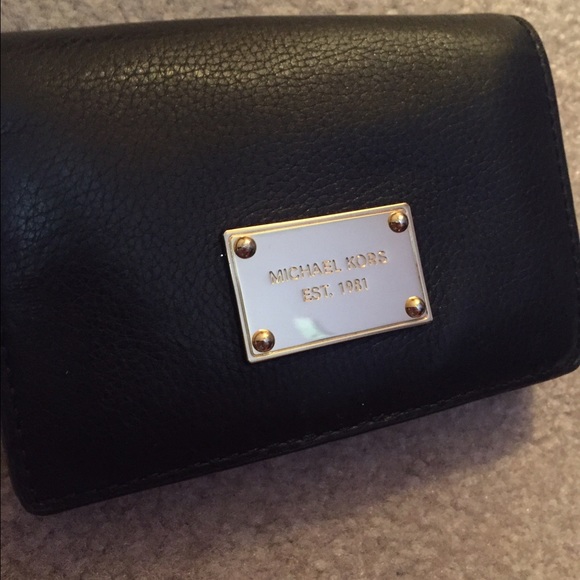 🚫SOLD🚫Michael Kors Purse AND Wallet - Picture 2 of 4