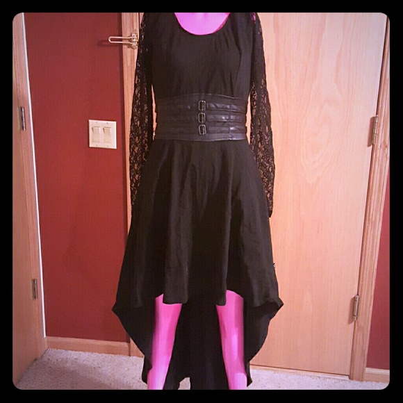 Hot Topic Dresses & Skirts - NWT hot topic high low lace dress