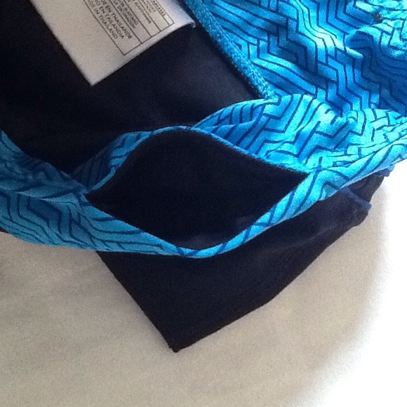 Nike Fit Dry Crop Pant - Picture 3 of 4