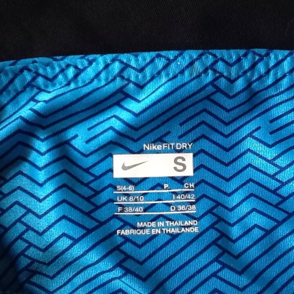 Nike Fit Dry Crop Pant - Picture 4 of 4