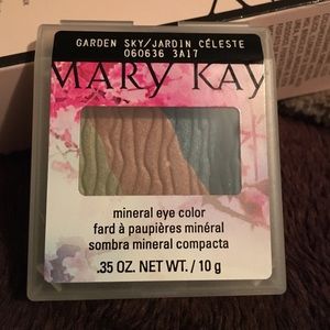Closet Sale🛍Mary Kay Garden Sky Mineral eye color