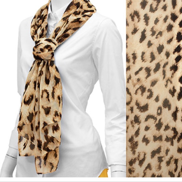 Leopard Pattern Scarf
