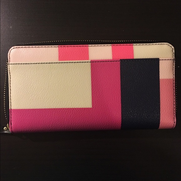 🚫🚫SOLD🚫🚫Kate spade multi block neda wallet - Picture 3 of 4