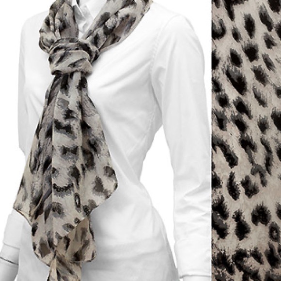 Leopard Pattern Scarf
