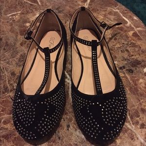 Black cute flats!