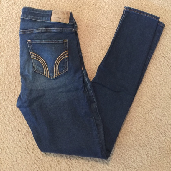 SOLD on M Hollister skinny jeans