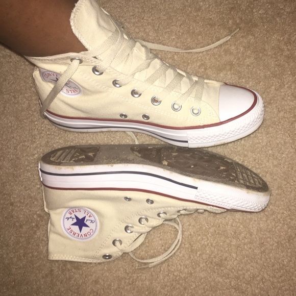 Cream converse make an off !!!!