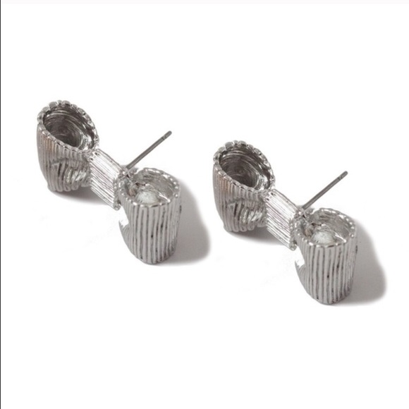SOLD-LAST ONE LEFT❗️NWT RETAIL Silver Bow Studs - Picture 2 of 3