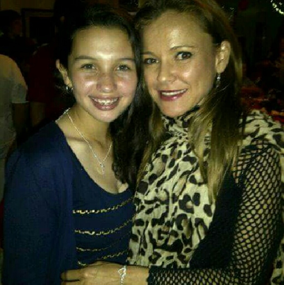 Meet your Posher, Mikala - Picture 2 of 4