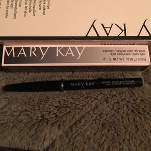 Closet Sale🛍 New Mary Kay eyeliner in Olive
