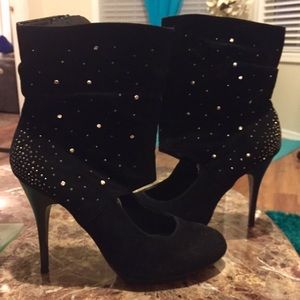 Black shoe/boot heel!