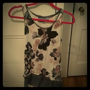 Simply Vera Vera Wang floral tank top barely worn
