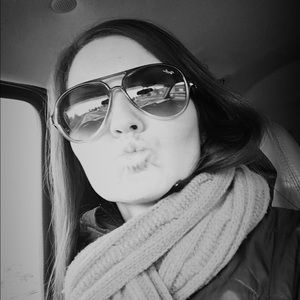 Meet your Posher, Heidi