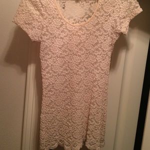 Buckle: Lace detail top