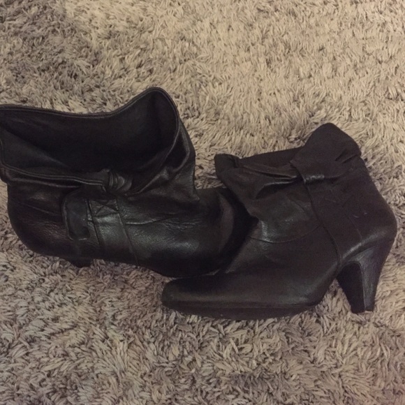 Steve Madden Black leather boots - Picture 1 of 4
