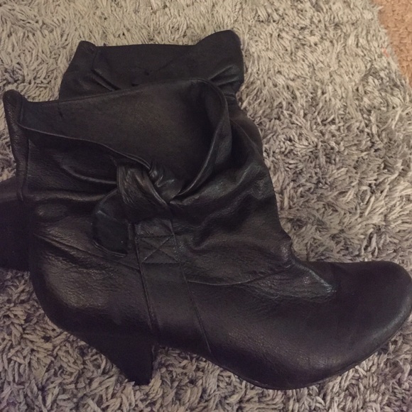 Steve Madden Black leather boots - Picture 3 of 4