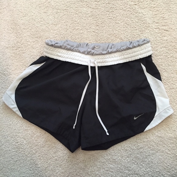 Black nike shorts
