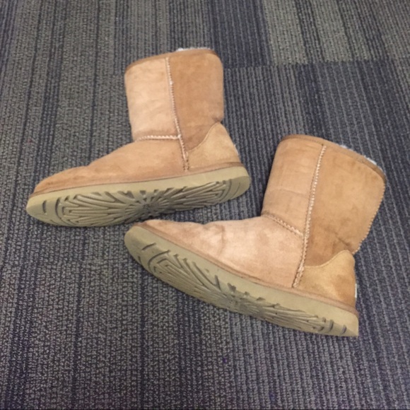 UGG Classic Short Boot - Chestnut