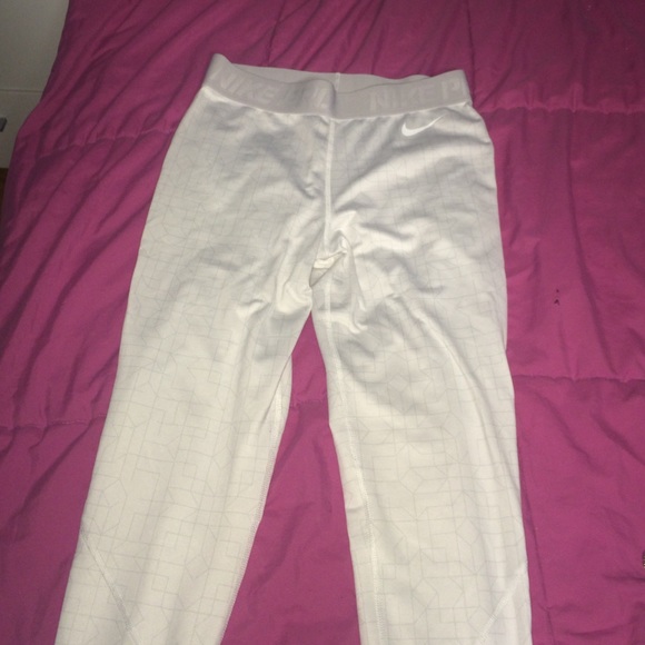 White nike pro leggings