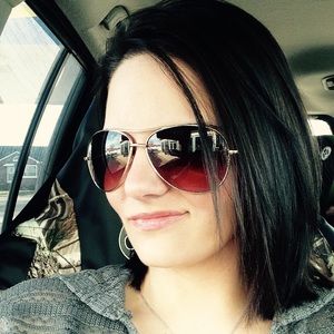 Meet your Posher, Sara